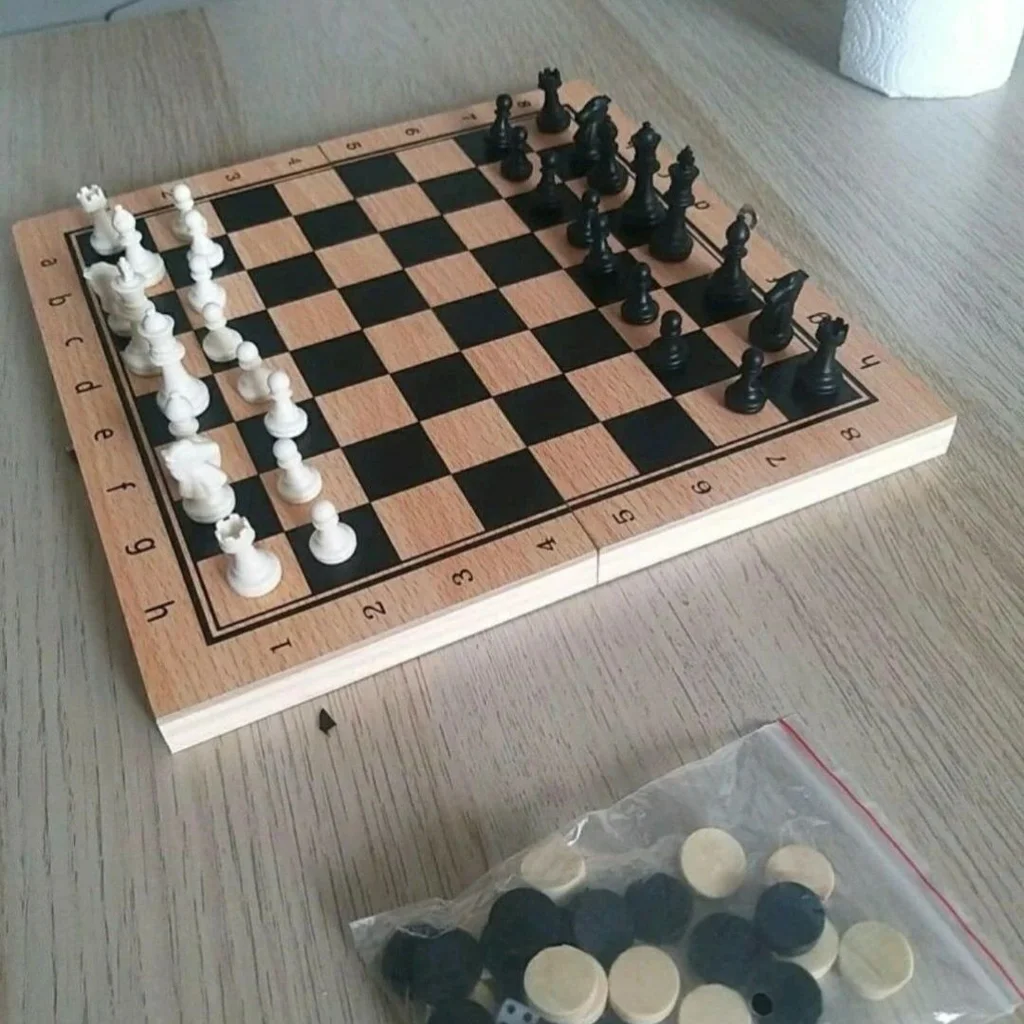 Jeu d'échec en bois 